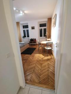 CENTER of the Veinna - room - 7