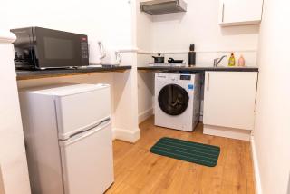 Flat 02 Studio Luton 53 free Parking - 3