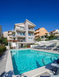 Azalea Apartments - 0