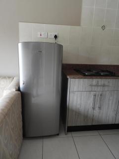 2 bedroomed apartment with en-suite and kitchenette - 2064 - Harare - 8