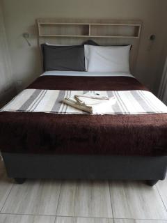 2 bedroomed apartment with en-suite and kitchenette - 2064 - Harare - 3