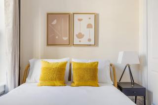 East Village 2br w wd nr Tompkins Sq Park NYC-1034 - New York - 2