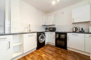 Stunning Double Bed Flat with Private Balcony & Free Parking - Londres - 4