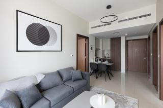 Luxury Apartment with Burj Khalifa View - Dubai - 3