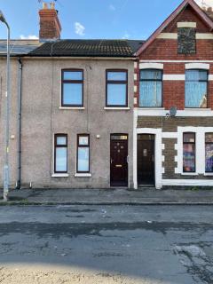 Levi Suite by Koya Homes - 3-Bedroom Home, Downtown Cardiff, Free Parking - Cardiff - 9