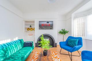 Premium 4-Bed House by Papermill, Deeside - Sleeps 6-7,Parking - Heswall - 7