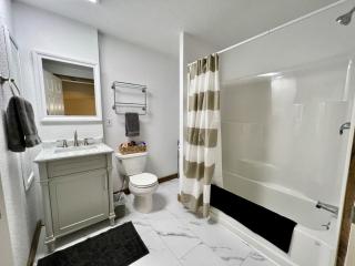 Denali 2 King bedrooms each with private bath - 4
