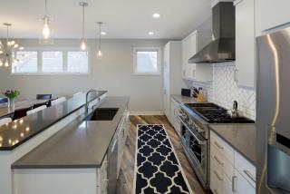 Lakefront Luxury - Mound - 6