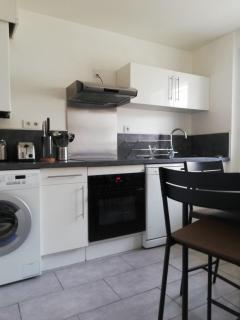 65m with small balcony - near naval base - Tolone - 6
