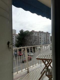 65m with small balcony - near naval base - Tolone - 3