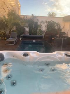 Exceptionnel 3 logements de plein pieds pouvant accueillir jusqu à 8 personnes à 2 pas de la plage et du centre ville dans une résidence de bien être avec jacuzzi et piscine chauffée - 5