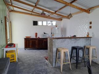 Casa Rústica com Churrasqueira e Wi-fi na Praia! - Matinhos - 8
