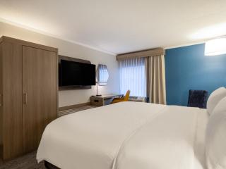Holiday Inn Express & Suites Greensboro - I-40 atWendover by IHG - Greensboro - 5