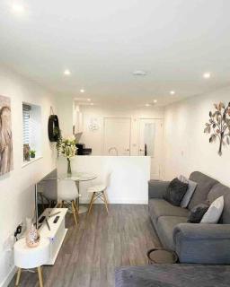 Feel at home apartment,central & close to beach! - Bournemouth - 5