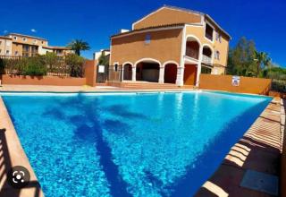 2 bedrooms, 15 min walk to beach, AC, pool & fiber internet in a quiet, private gated domain 5kms to St Tropez - Cogolin - 9