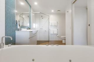 Deluxe Dual-Key Apartment in Peppers @ Salt Resort by uHoliday (3BR, 2BR and Hotel Room Options Available) - Kingscliff - 3