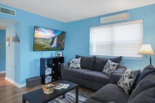 Beautiful Blue Ocean Condo - 8