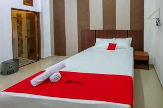 RedDoorz near Stasiun Purwosari - Solo - 4
