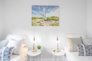 Stylish Beachside Comfort Your Brighton Retreat - 4