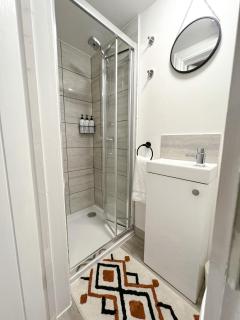 The Bohemian Basement - 7