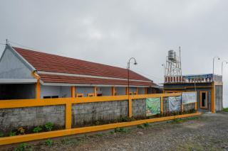 RedDoorz near Candi Cetho Karanganyar - Karanganyar - 8