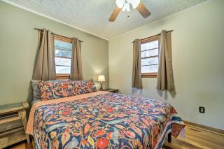 Deck and Fire Pit Riverfront Sylva Getaway! - Sylva - 1