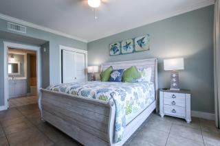 Gorgeous Overlooks The Courtyard in Classic Coastal Style Waterscape C400 - Fort Walton Beach - 6