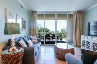 Gorgeous Overlooks The Courtyard in Classic Coastal Style Waterscape C400 - Fort Walton Beach - 9