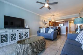 Gorgeous Overlooks The Courtyard in Classic Coastal Style Waterscape C400 - Fort Walton Beach - 1