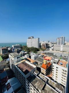 The BASE Luxury Condo - Pattaya - 2