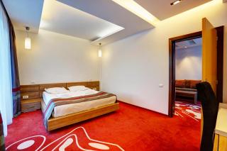 Hotel Ave Lux - Braşov - 4