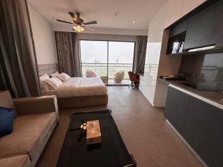 21st Floor SkyStudio Suite with Balcony - New Delhi - 0