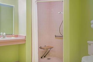 Days Inn by Wyndham West-Eau Claire - Eau Claire - 4