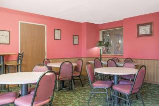 Days Inn by Wyndham West-Eau Claire - 4