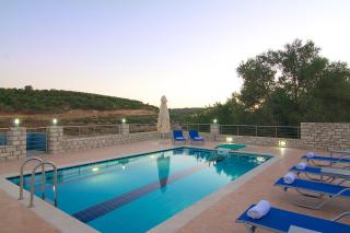 Blue Villa 2 - With Private Pool - Perama - 3