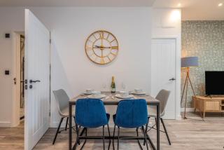 The Cotswold Woodland by Fortuna Property - Cheltenham - 4
