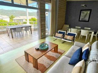 Modern Apartment with Jetty - 8