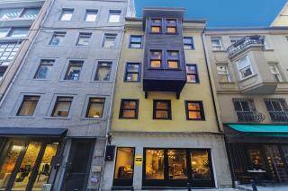 Meroddi Galata Mansion - 1