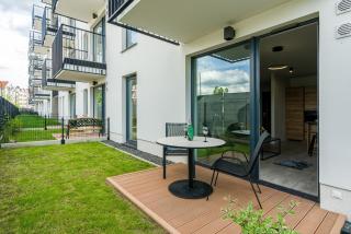 Esencja Apartments with Free Parking Garbary 104 by Noclegi Renters - Poznan - 8
