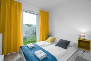 Esencja Apartments with Free Parking Garbary 104 by Noclegi Renters - Poznan - 2