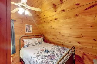 The Scaly Mountain Cabin - 2