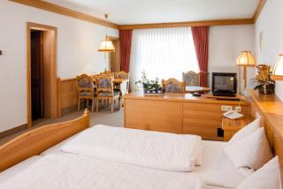 Bei Storaths - - 7