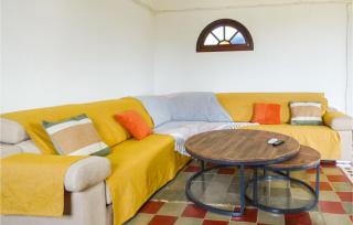 Beautiful Home In La Nava With Kitchen - La Nava - 8