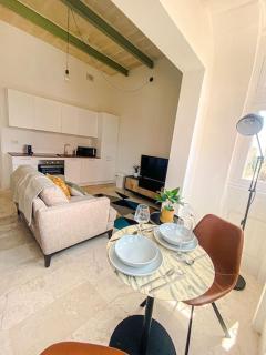 Maltese Apartment 2 with traditional Balcony by Solea - 3