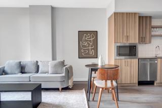 Clarendon 1BR w Gym WD Pool nr Metro WDC-381 - 7