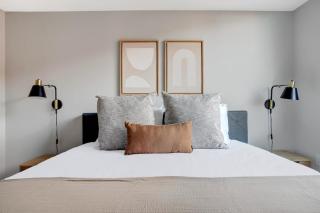 Clarendon 1BR w Gym WD Pool nr Metro WDC-381 - 3