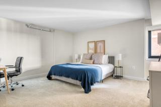 Clarendon 2BR w WD Gym across street from WF WDC-394 - 2