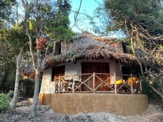 Bottle Cottage - Shimoni - 9