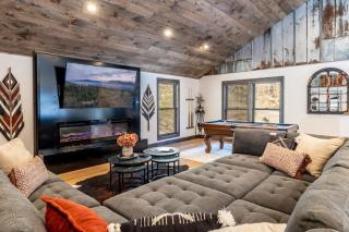 New Rustic Luxe Cabin Billiards Spa Near GSMNP - Seri Kembangan - 7