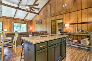 Lake Santeetlah Escape with Kayaks, Boat Slip and More - Robbinsville - 2